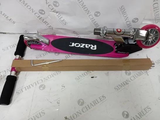 RAZOR SPORTS SCOOTER - PINK RRP £39.99