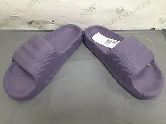 PAIR OF ADIDAS ADILETTE 22 SLIDERS IN PURPLE UK SIZE 9