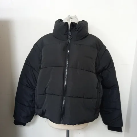 GYM KING ALIGN 2 IN 1 CROP PUFFER IN BLACK - SIZE 12 