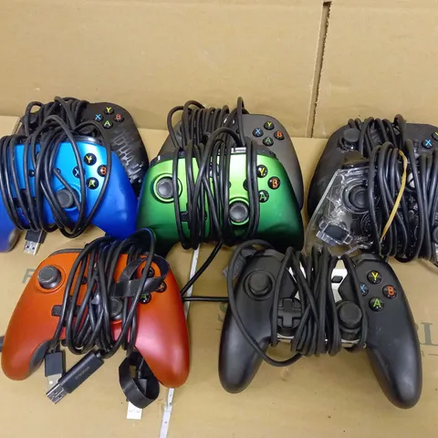 LOT OF 8 XBOX GAMEPADS