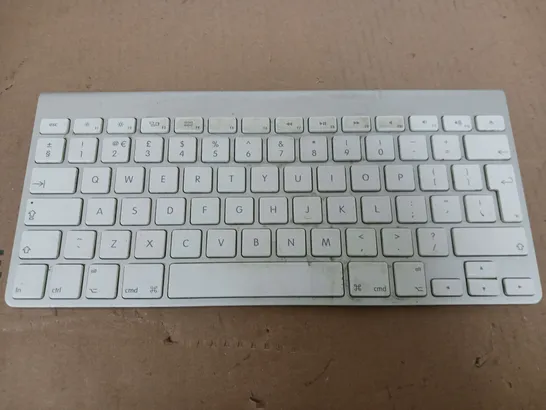 UNBOXED APPLE A1314 WIRELESS KEYBOARD