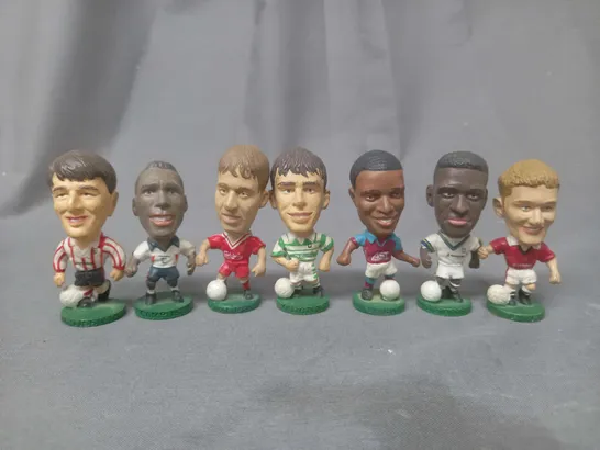 SMALL BOX OF ASSORTED MINI FOOTBALLER FIGURINES