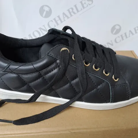 BOXED DUNE LONDON TRAINERS IN BLACK SIZE 6.5 
