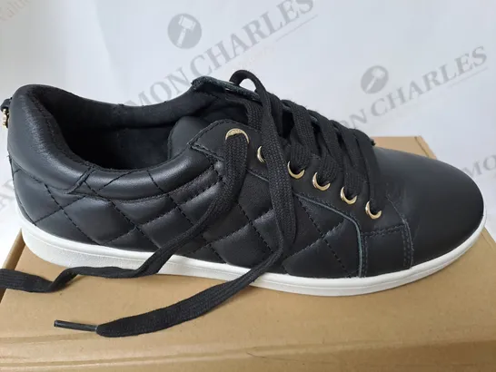 BOXED DUNE LONDON TRAINERS IN BLACK SIZE 6.5 