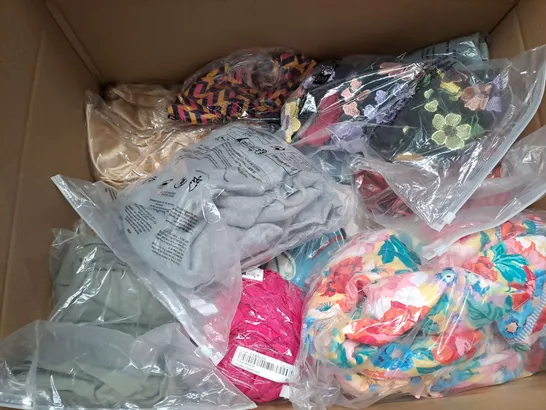 BOX OF APPROXIMATELY 25 ASSORTED CLOTHING ITEMS TO INCLUDE - BRA , TROUSERS , KNICKERS ETC