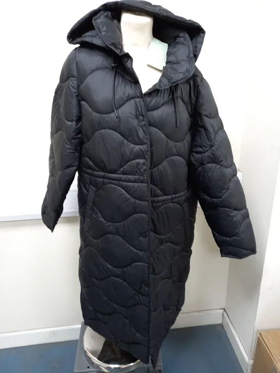 H&M QUILTED BLACK LONG LINE COAT EUR S 4525741Simon Charles Auctioneers