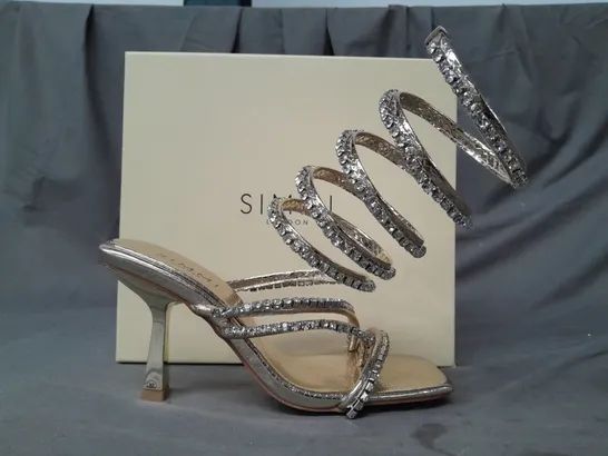 BOXED PAIR OF SIMMI LONDON ALIAS-2 OPEN TOE HEELED SANDALS IN METALLIC GOLD W. JEWEL EFFECT UK SIZE 3