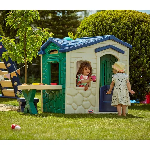 BOXED LITTLE TIKES PICNIC ON THE PATIO PLAYHOUSE