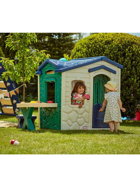 BOXED LITTLE TIKES PICNIC ON THE PATIO PLAYHOUSE