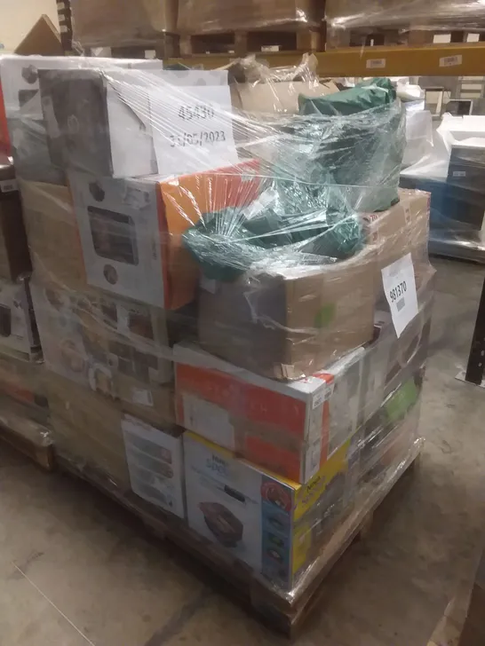 PALLET OF APPROXIMATELY 30 ASSORTED ITEMS INCLUDING: