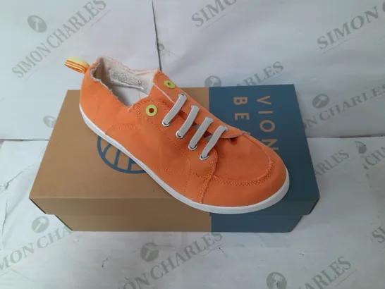 VIONIC BEACH CASUAL CANVAS SHOE IN MELON SIZE 6.5