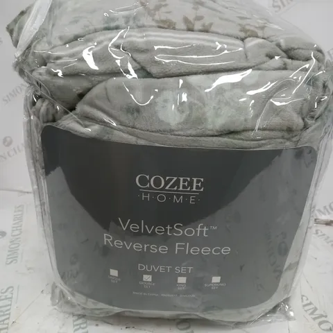 BOXED COZEE HOME VELVETSOFT REVERSIBLE FLORAL STRIPE PRINT FLEECE 6 PIECE DS