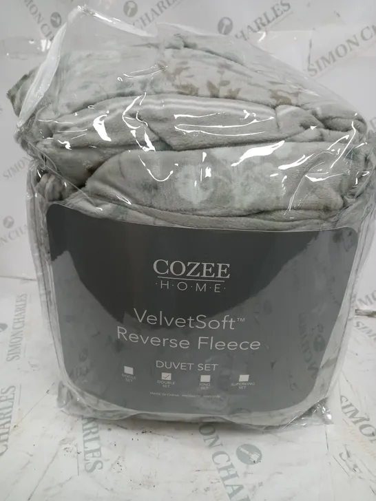 BOXED COZEE HOME VELVETSOFT REVERSIBLE FLORAL STRIPE PRINT FLEECE 6 PIECE DS