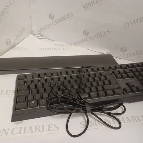 RAZOR ORNATA MECHA-MEMBRANE GAMING KEYBOARD