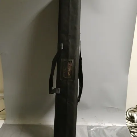 LONG LUGGAGE CARRY CASE IN BLACK