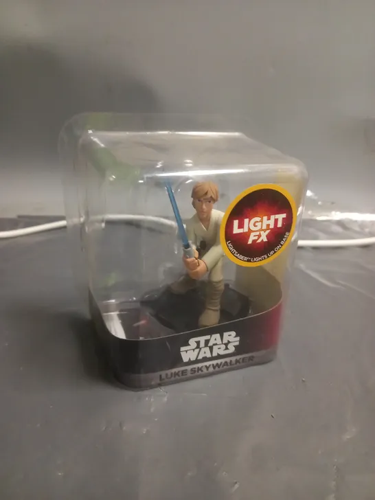 STAR WARS LUKE SKYWALKER FIGURE