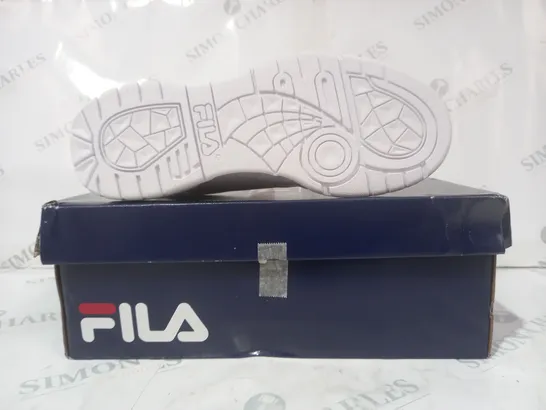 BOXED PAIR OF FILA SHOES IN WHITE UK SIZE 5