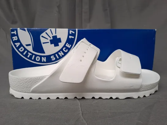 BOXED PAIR OF BIRKENSTOCK ARIZONA EVA OPEN TOE SANDALS IN WHITE UK SIZE 5.5