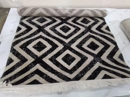 BRAND NEW PACO HOME 821 BLACK-WHITE 80X150CM RUG