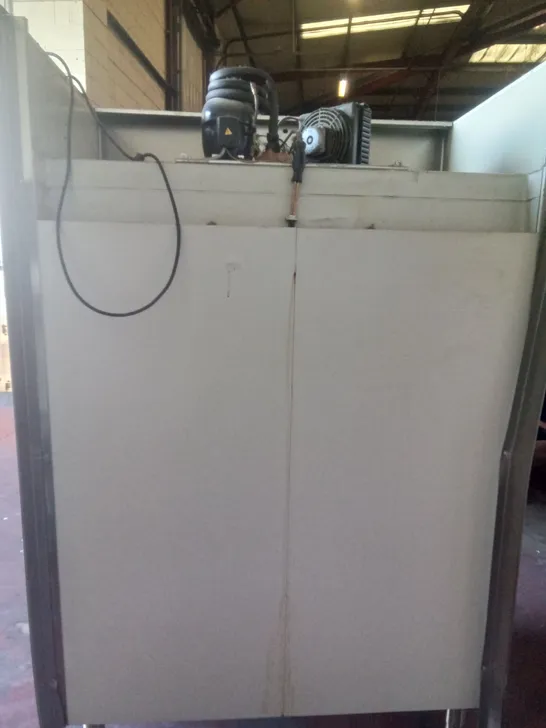 COMMERCIAL DOUBLE DOOR FREESTANDING FRIDGE 