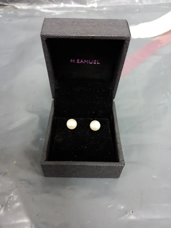 SET OF PEARL EARING 