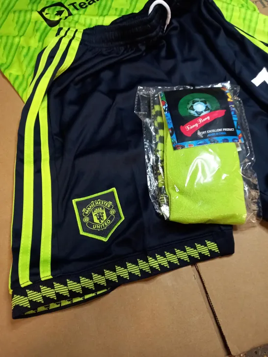 MANCHESTER UNITED AWAY GREEN KIT RONALDO PRINT  SIZE-26