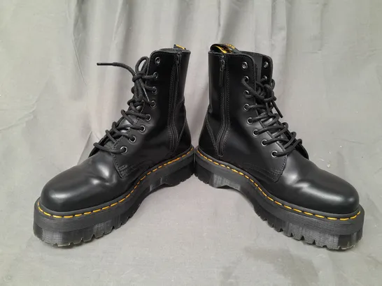 BOXED PAIR OF DR MARTENS JADON BOOTS IN BLACK UK SIZE 6.5