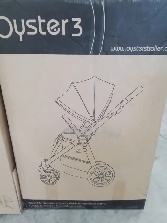 BOXED OYSTER 3 LUXURY 7-PIECE PRAM SET IN CREME BRULEE - 4 BOXES RRP £979