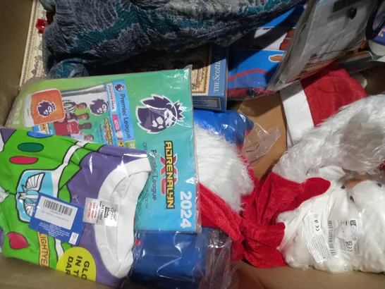 BOX OF APPROXIMATELY 20 ASSORTED TOYS AND GAMES TO INCLUDE 2 PCS SEA ANIMALS LACING TOYS, MELISSA & DOUG HORSE BOX, KEVIN THE CARROT PLUSH, ETC