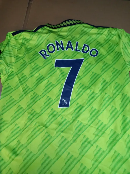 MANCHESTER UNITED AWAY GREEN KIT RONALDO PRINT  SIZE-26