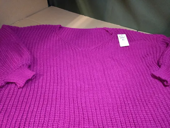 DESIGNER MAGENTA KNITTED JUMPER 