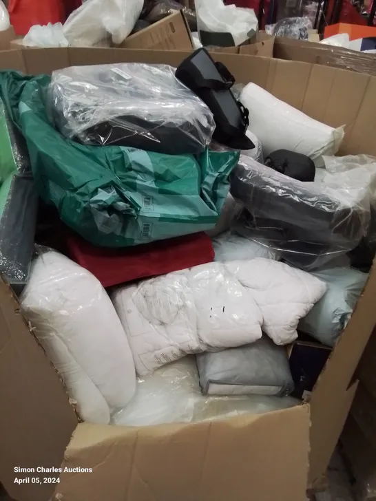 PALLET OF ASSORTED BEDROOM AND COMFORT BASED PRODUCTS TO INCLUDE; PILLOWS, SUPPORT SEAT CUSHIONS AND SIMILARLY RELATED GOODS