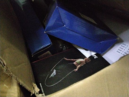 BOX OF ASSORTED ITEMS INCLUDING SPEED ROPE, HU LA HOOP, PAPIKA LIGHTENING CABLE TO USB, PORTABLE AIR COOLER FAN