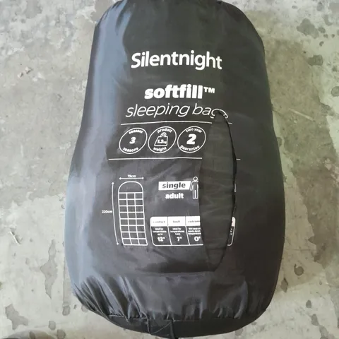 SILENTNIGHT CAMPING COLLECTION SOFTFILL™ ADULT SLEEPING BAG - BLACK