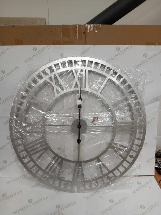 UNBRANDED SILVER GARDEN CLOCK (BOX WATER DAMAGED) 