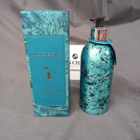 BOXED MOLTON BROWN INFINITE BOTTLE COASTAL CYPRESS & SEA FENNEL BATH & SHOWER GEL 400ML