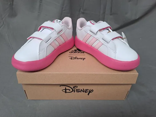 BOXED PAIR OF ADIDAS DISNEY GRAND COURT 2.0 MARIE KIDS SHOES IN WHITE/PINK UK SIZE 9.5