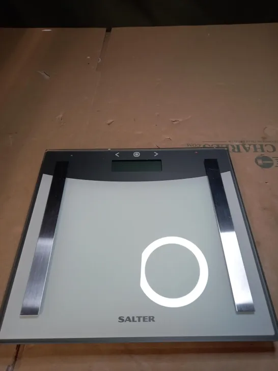 SALTER ELECTRONIC BATHROOM SCALES 