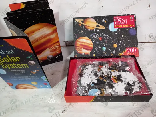 BOXED USBORNE BOOK AND JIGSAW SOLAR SYSTEM