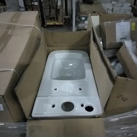 PALLET OF ASSORTED BATHROOM PARTS INCLUDING TOILET BASIN, ROUND OUTLET ELBOW, SQUARE SLIDE RAIL KIT