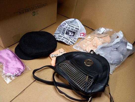 LOT OF A APPROX. 15 ASSORTED CLOTHING ACCESSORIES  IN VARYING SIZES, COLOURS AND STYLES TO INCLUDE: HATS, BRA'S, BAG