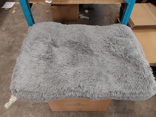 SNUG SUPER FLUFFY PET BED (1 ITEM)