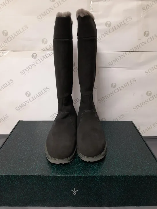 EMU AUSTRALIA LADIES KNEE HIGH DARK GREY WATERPROOF BOOTS SIZE 8