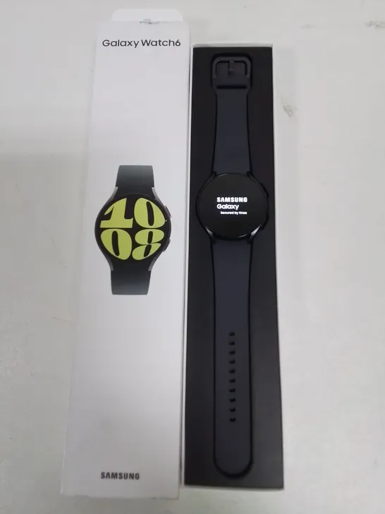 BOXED SAMSUNG GALAXY WATCH 6 44MM SM-R940 WITH 20MM STRAP