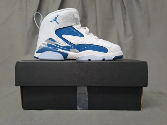 BOXED PAIR OF NIKE JORDAN MVP KIDS SHOES IN WHITE/BLUE UK SIZE 7.5