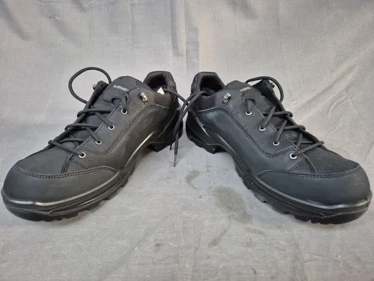 BOXED PAIR OF LOWA RENEGADE GTX SHOES IN BLACK UK SIZE 11.5