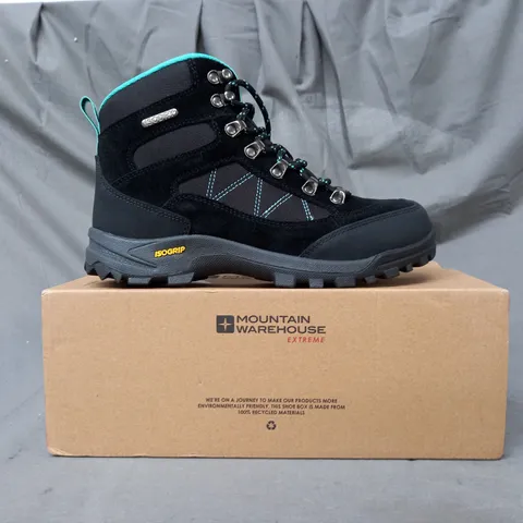 BOXED PAIR OF MOUNTAIN WAREHOUSE STORM WOMEN'S WATERPROOF ISOGRIP HIKING BOOTS IN BLACK/CYAN UK SIZE 6