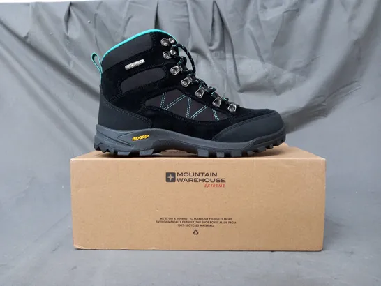 BOXED PAIR OF MOUNTAIN WAREHOUSE STORM WOMEN'S WATERPROOF ISOGRIP HIKING BOOTS IN BLACK/CYAN UK SIZE 6