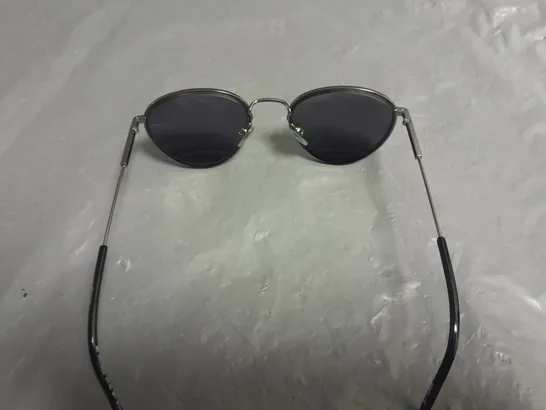 PAIR OF TOMMY HILFIGER GLASSES IN CASE