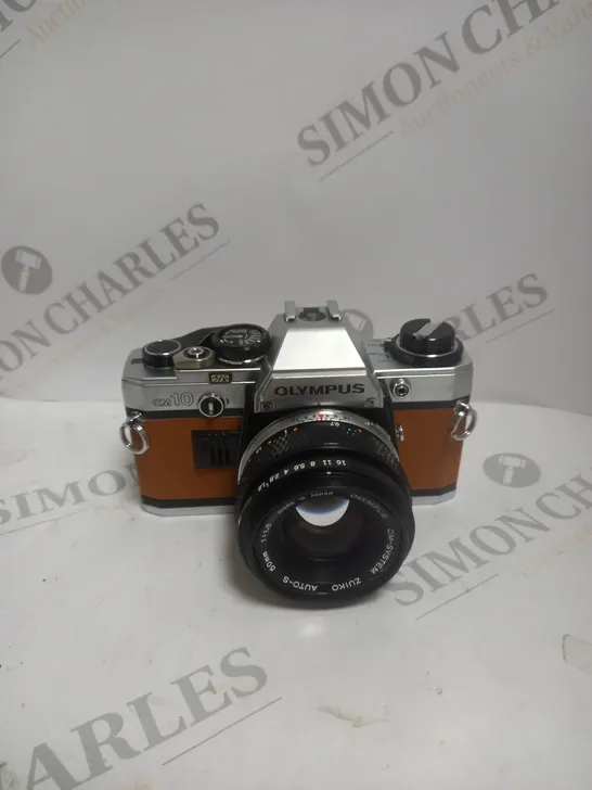 OLYMPUS CM10 VINTAGE CAMERA & CASE 